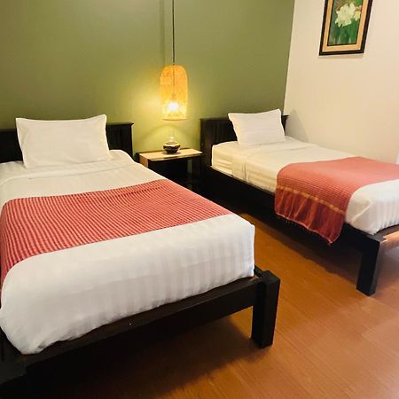 Baan Klang Vieng Hotel Chiang Mai Exterior foto