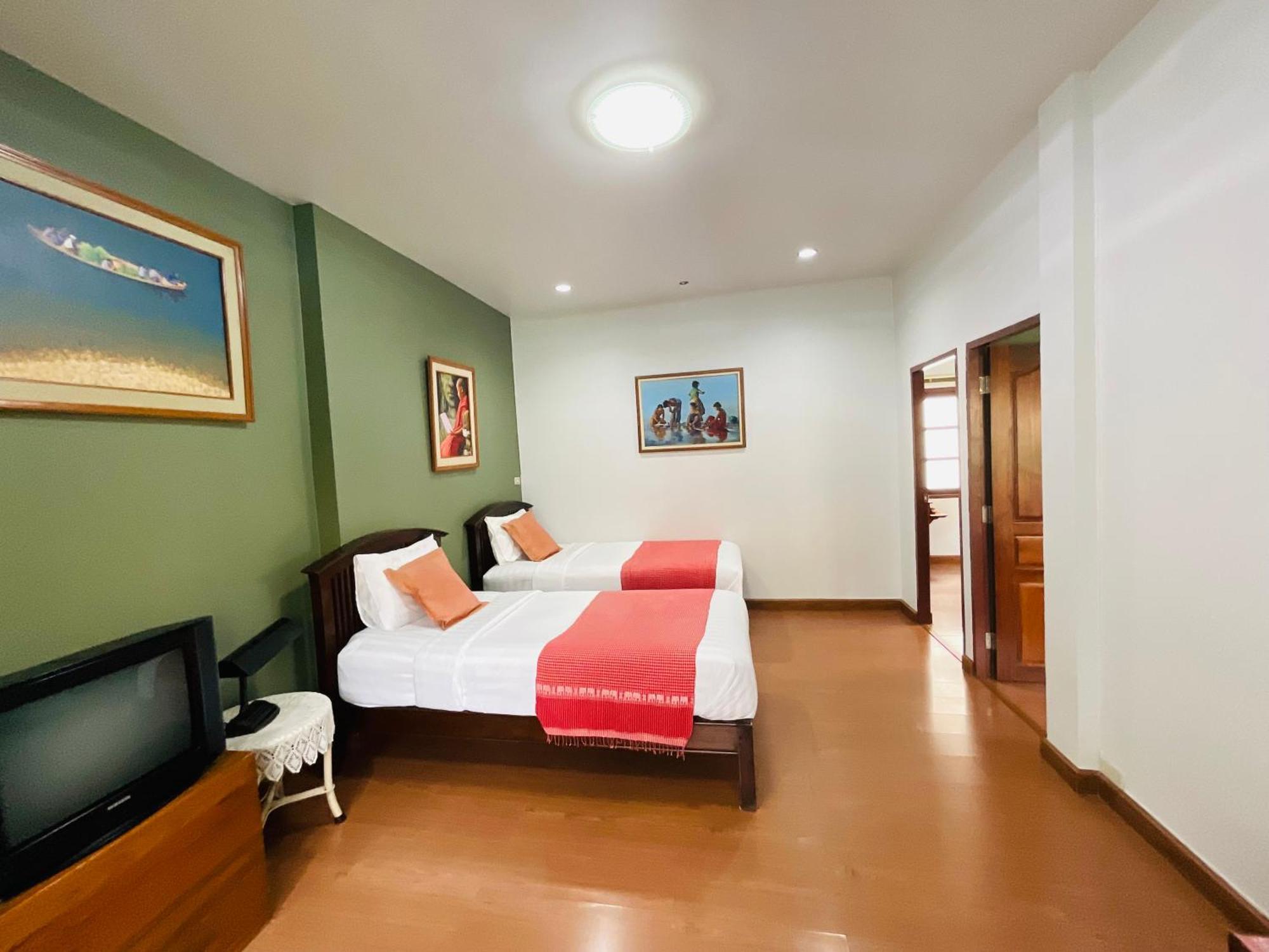 Baan Klang Vieng Hotel Chiang Mai Exterior foto