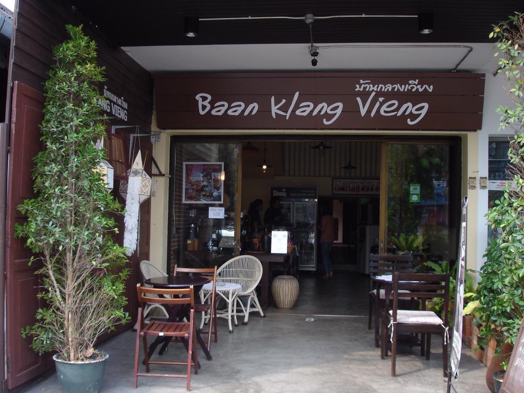 Baan Klang Vieng Hotel Chiang Mai Exterior foto