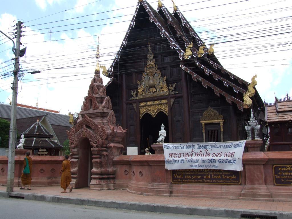 Baan Klang Vieng Hotel Chiang Mai Exterior foto