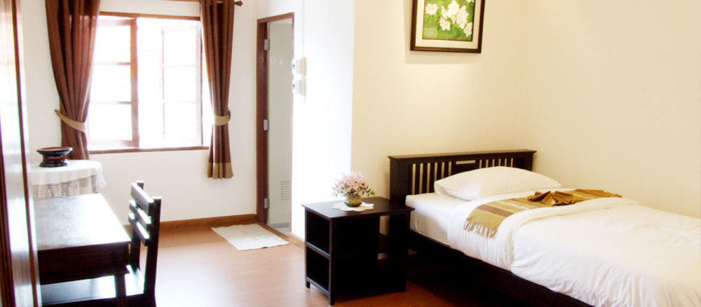 Baan Klang Vieng Hotel Chiang Mai Exterior foto