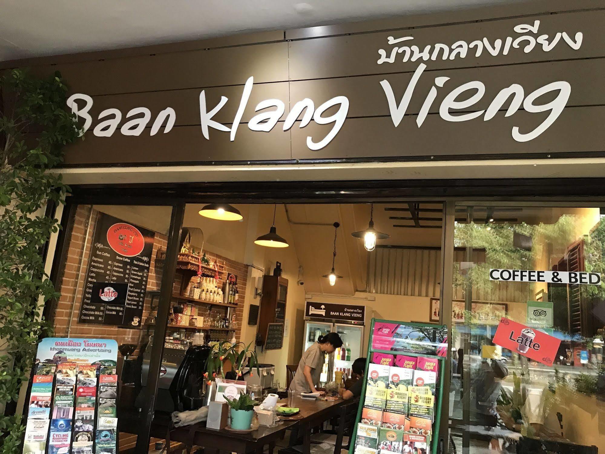 Baan Klang Vieng Hotel Chiang Mai Exterior foto