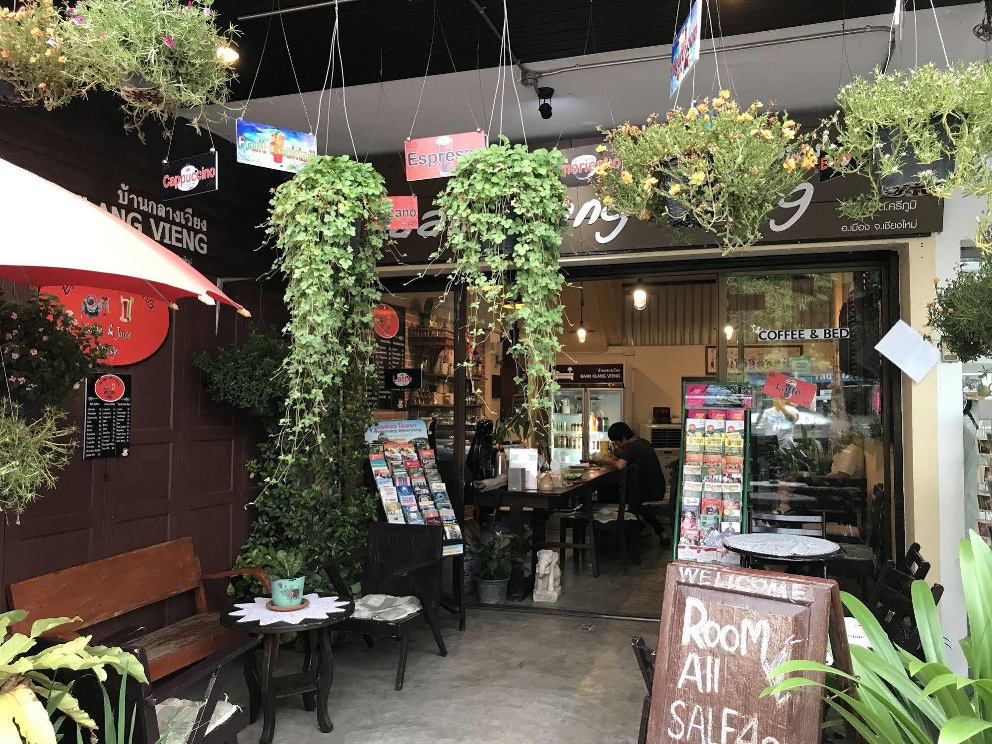 Baan Klang Vieng Hotel Chiang Mai Exterior foto