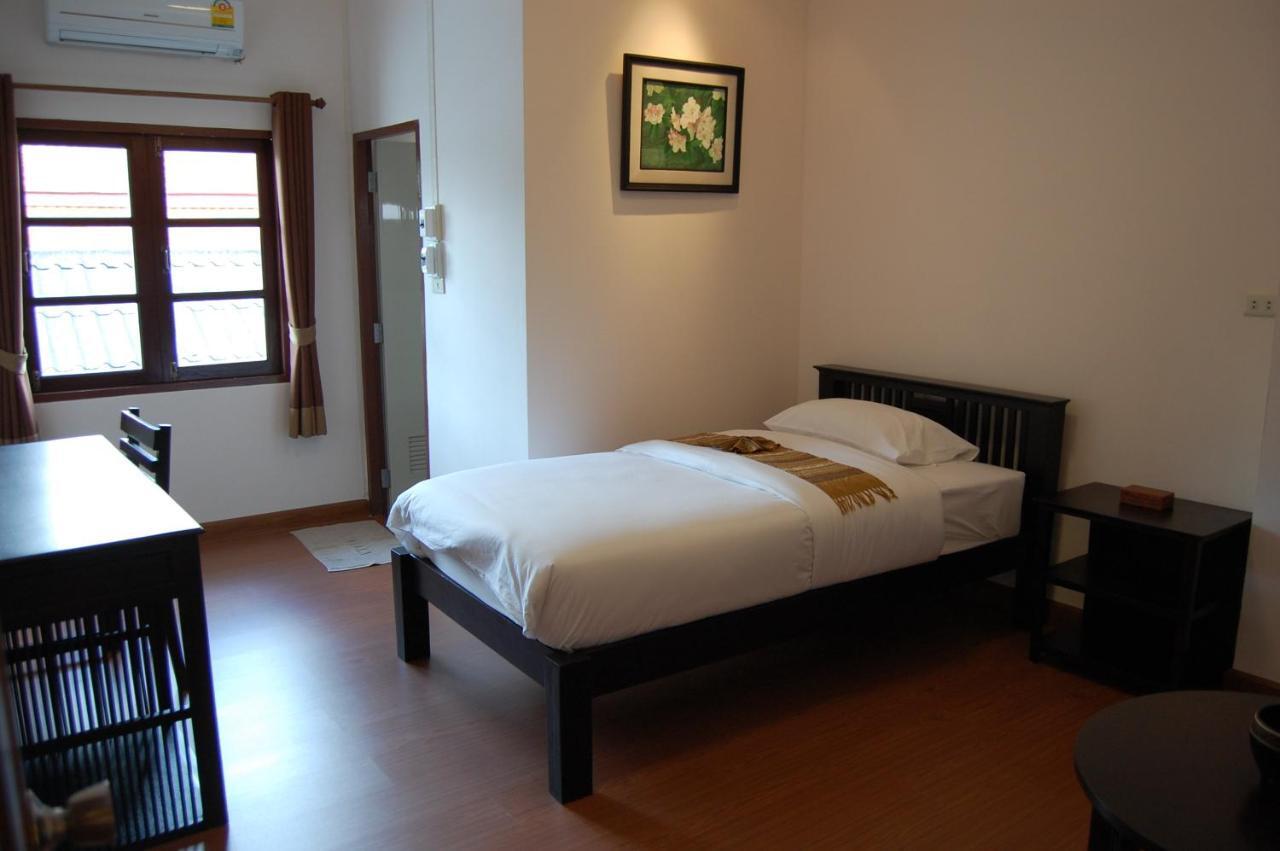 Baan Klang Vieng Hotel Chiang Mai Exterior foto