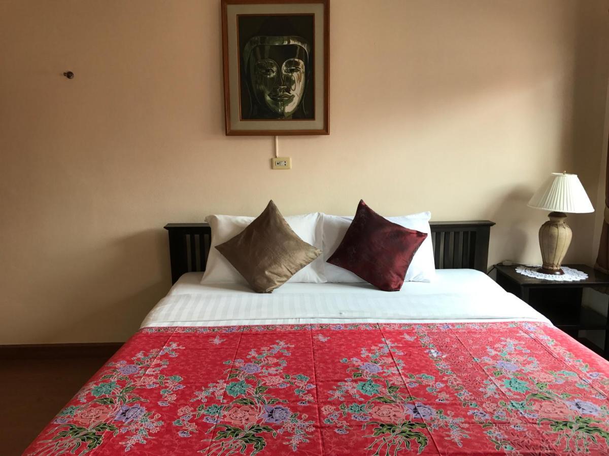 Baan Klang Vieng Hotel Chiang Mai Exterior foto